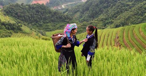 Cheap flights from Philippines to Indonesia from $84 .